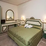 Grand Terme מלון 4*